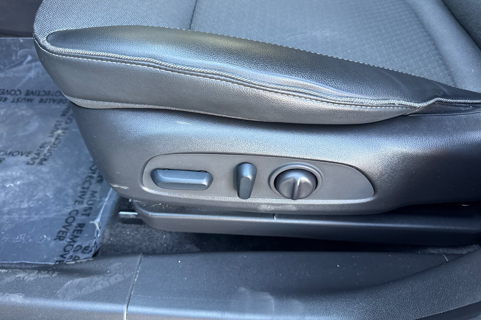 Used 2023 Buick Encore GX Preferred w/ Cold Weather Comfort Package FWD image 13