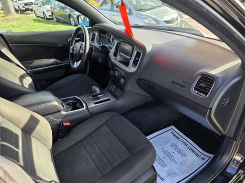 Used 2013 Dodge Charger SE image 11