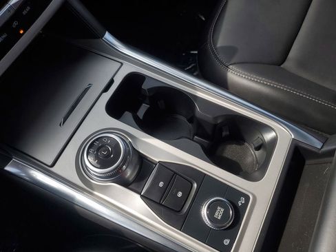 Used 2023 Ford Explorer XLT w/ Equipment Group 202A image 21