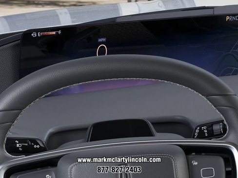 New 2026 Lincoln Navigator Premiere AWD/4WD image 13