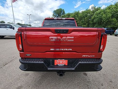Used 2024 GMC Sierra 1500 AT4X image 7