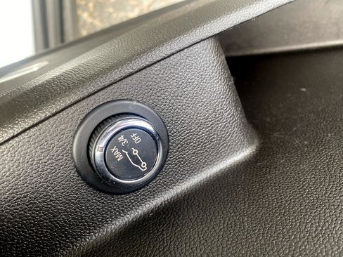 Used 2021 Chevrolet Traverse RS image 17