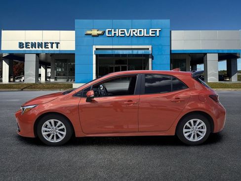 Used 2025 Toyota Corolla SE FWD image 4