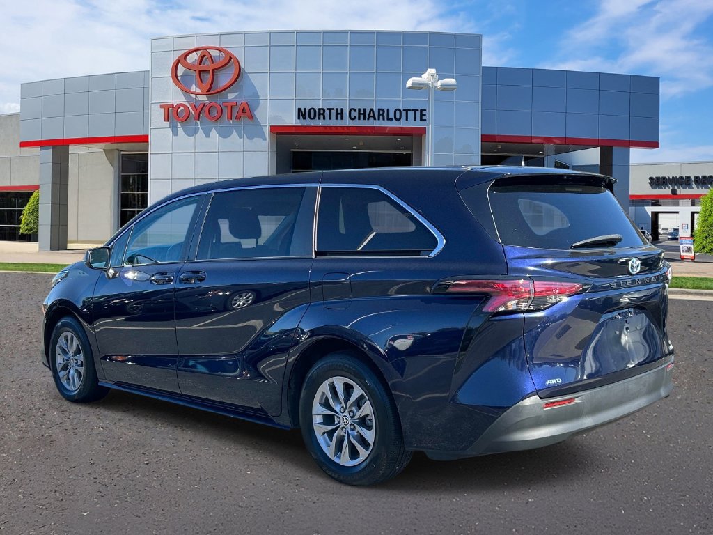 Used 2022 Toyota Sienna LE AWD/4WD image 6