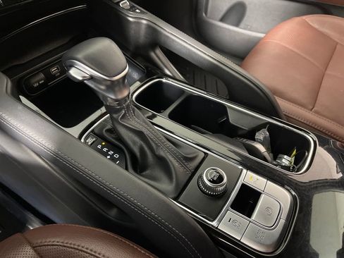 Used 2023 Kia Telluride EX w/ EX Captain's Chair Package image 25