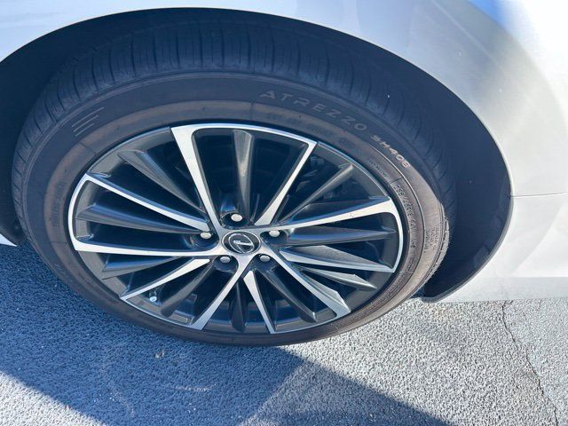 Used 2023 Lexus ES 300h w/ Premium Package FWD image 6
