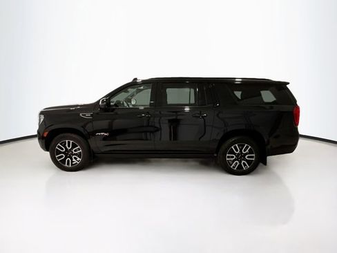 Used 2023 GMC Yukon XL AT4 w/ Technology Package image 4