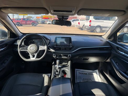 Used 2022 Nissan Altima 2.5 SV image 16