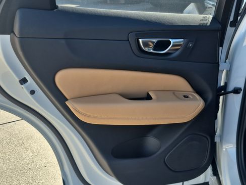 Used 2025 Volvo XC60 B5 Ultra w/ Protection Package image 17