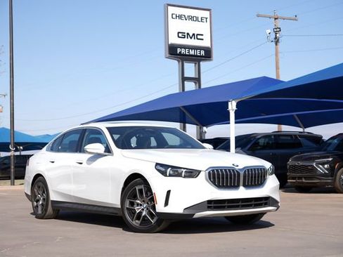 Used 2026 BMW 530i xDrive image 1