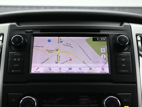 Used 2019 Nissan Titan SV w/ SV Convenience Package image 29