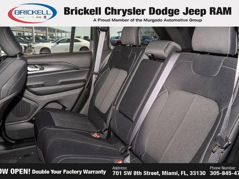 New 2025 Jeep Grand Cherokee Laredo w/ Luxury Tech Group I image 17