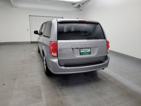 Used 2014 Dodge Grand Caravan SE w/ Quick Order Package 29E SE FWD image 6