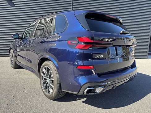 Used 2026 BMW X5 xDrive50e image 3
