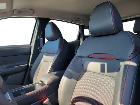 New 2025 Nissan Kicks SR image 30