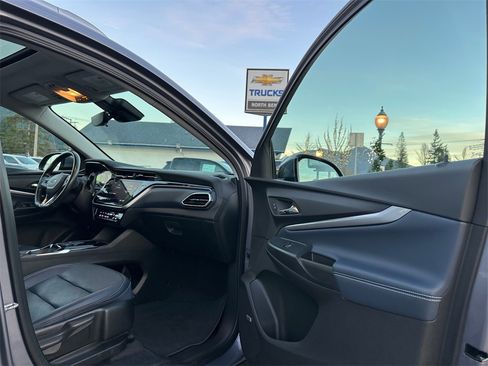 Used 2023 Chevrolet Bolt EUV Premier w/ Sun & Sound Package image 13