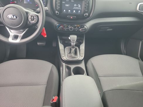 Used 2020 Kia Soul LX FWD image 19