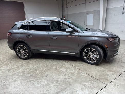 Used 2022 Lincoln Nautilus Reserve image 6