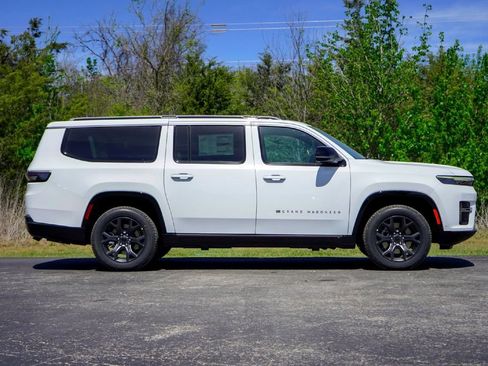 New 2026 Jeep Grand Wagoneer L Limited AWD/4WD image 5