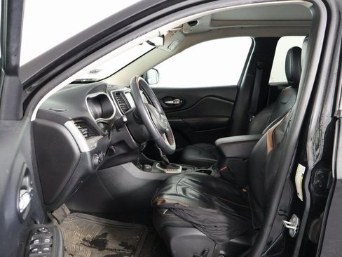 Used 2016 Jeep Cherokee Trailhawk w/ Comfort/Convenience Group image 10