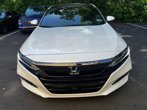 Used 2018 Honda Accord Sport image 2