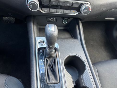 Used 2025 Nissan Altima 2.5 SV FWD image 43