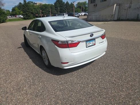 Used 2013 Lexus ES 300h w/ Luxury Pkg FWD image 8