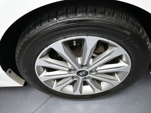 Used 2016 Hyundai Sonata Limited w/ Option Group 04 image 15