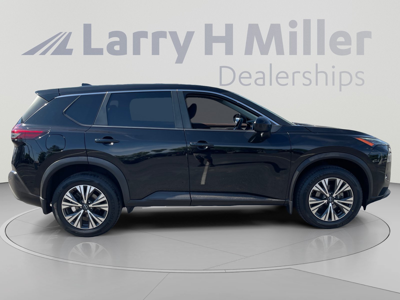 Used 2023 Nissan Rogue SV FWD image 6