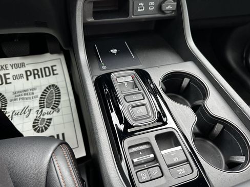 Certified 2025 Honda Pilot TrailSport image 17