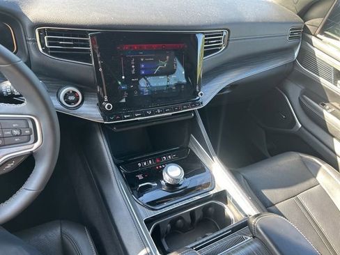 Used 2023 Jeep Wagoneer Series II image 12