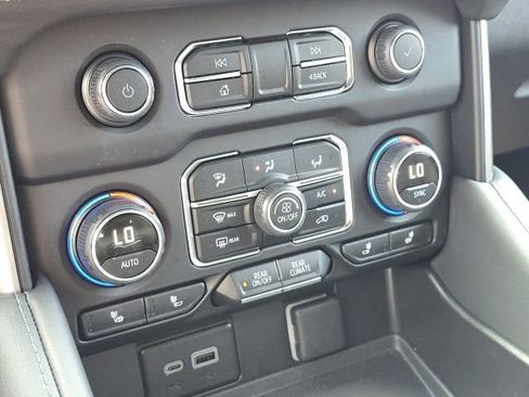 Used 2024 Chevrolet Tahoe LT w/ Luxury Package RWD image 40