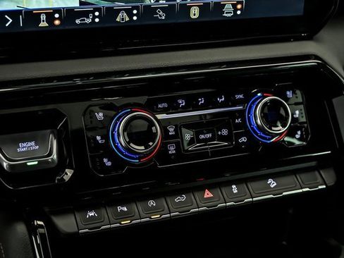 New 2026 GMC Sierra 1500 AT4 w/ Technology Package image 18