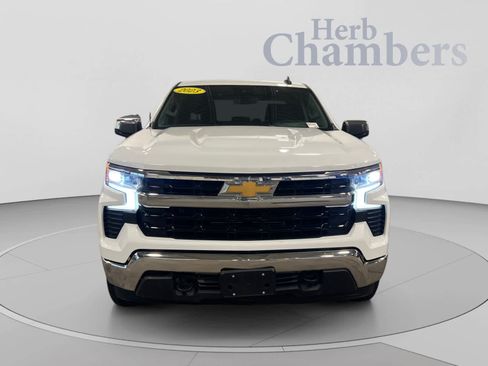 Used 2023 Chevrolet Silverado 1500 LT AWD/4WD image 2