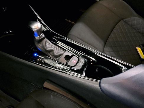 Used 2020 Toyota C-HR XLE image 16