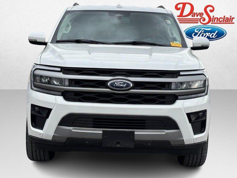 Used 2024 Ford Expedition XLT AWD/4WD image 2