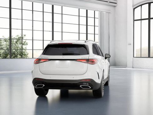 Used 2025 Mercedes-Benz GLC 350e 4MATIC image 22