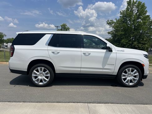 Used 2021 Chevrolet Tahoe High Country w/ Premium Package AWD/4WD image 10