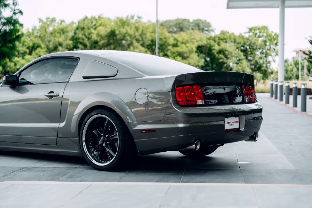 Used 2005 Ford Mustang GT RWD image 12