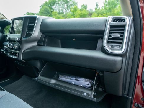 Used 2019 RAM 1500 Big Horn AWD/4WD image 19