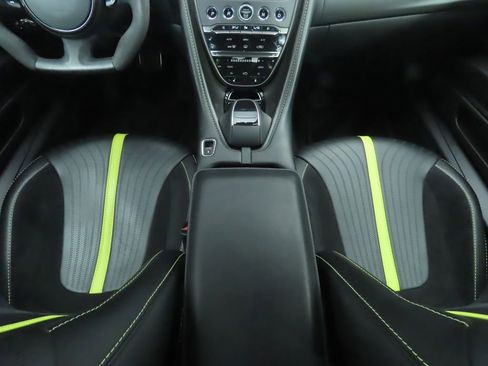 Used 2019 Aston Martin DB11 AMR image 17