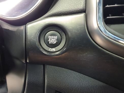 Used 2018 Jeep Grand Cherokee Altitude AWD/4WD image 25