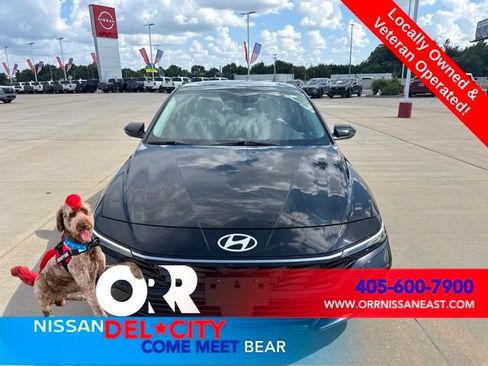 Used 2025 Hyundai Elantra Limited FWD image 8