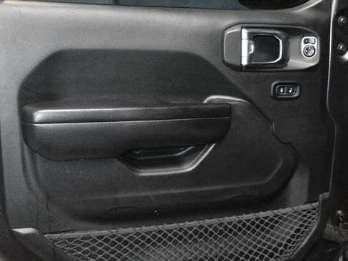 Used 2018 Jeep Wrangler Unlimited Sport S AWD/4WD image 4