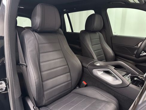 Used 2024 Mercedes-Benz GLS 450 4MATIC image 19