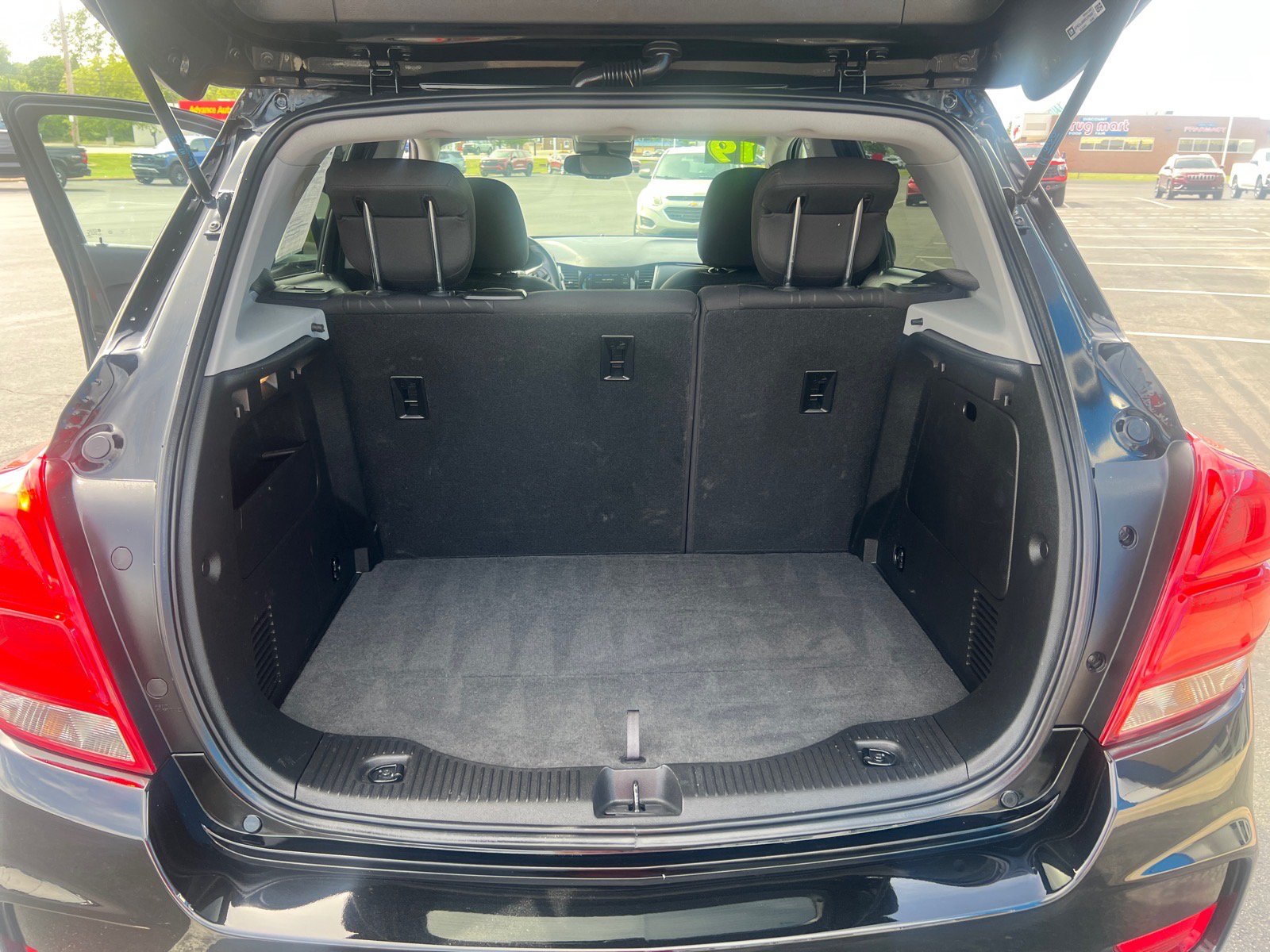 Used 2019 Chevrolet Trax LT FWD image 9