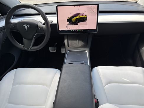 Used 2023 Tesla Model Y Performance AWD/4WD image 6