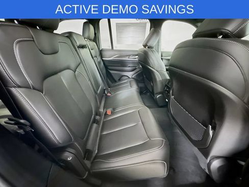 New 2025 Jeep Grand Cherokee Limited w/ Black Appearance Package AWD/4WD image 28