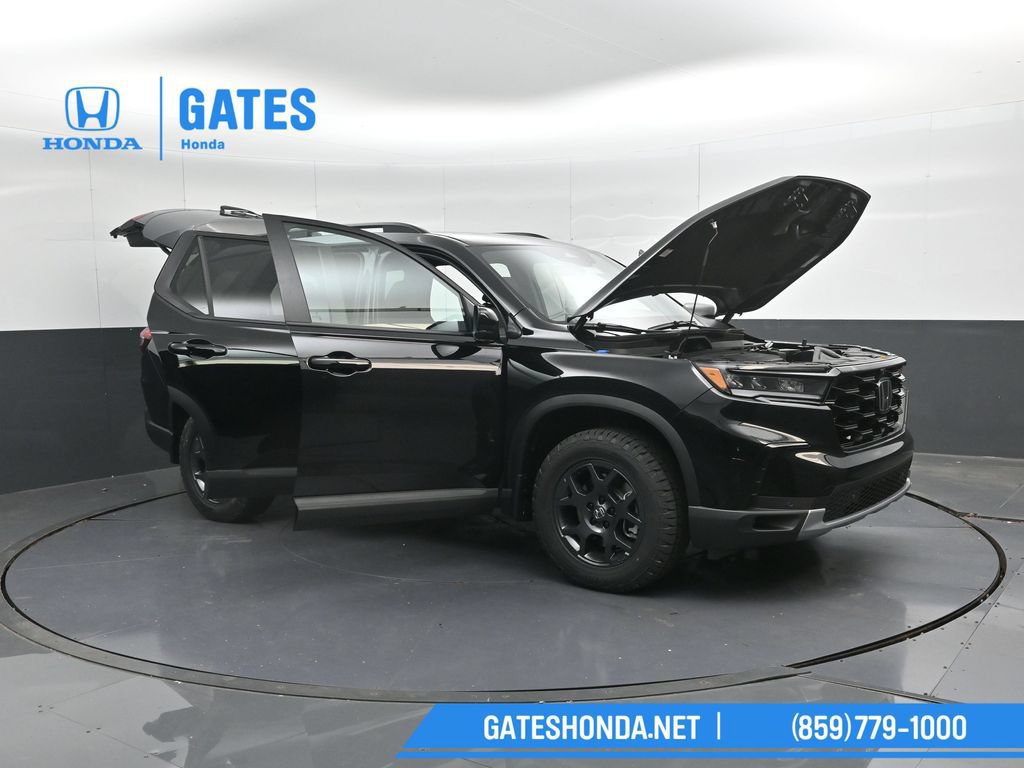 Certified 2025 Honda Pilot TrailSport image 62
