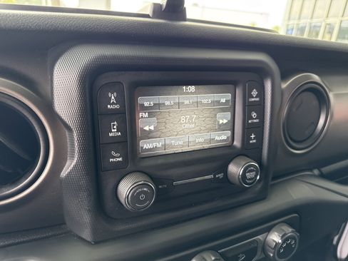 Used 2018 Jeep Wrangler Unlimited Sport image 40